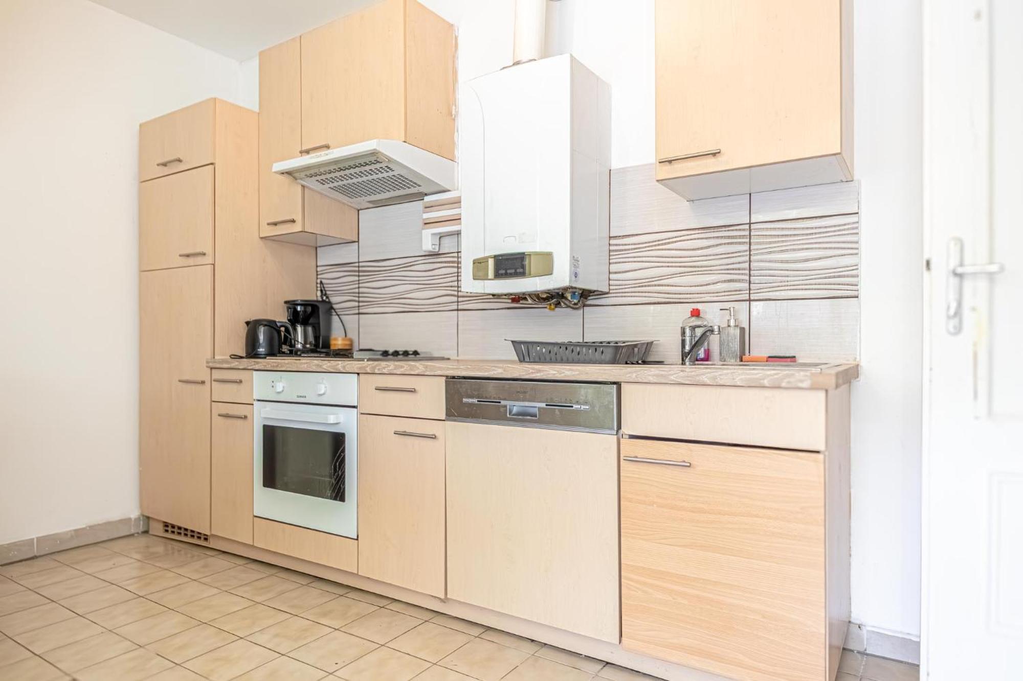 Appartement Spacious 3br Shared Apt, Very In Wenen